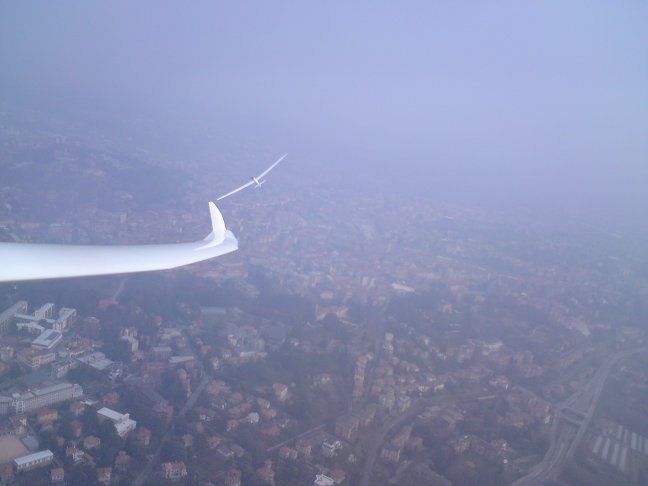 Foschia in volo su Varese